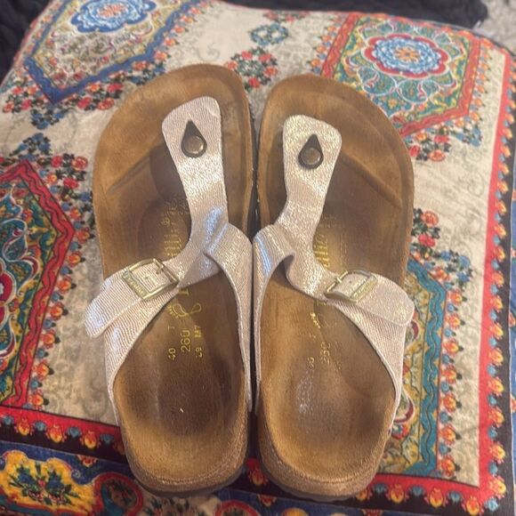 BIRKENSTOCK Papillio Gizeh light gold metalic sandal size 9 - Picture 3 of 8